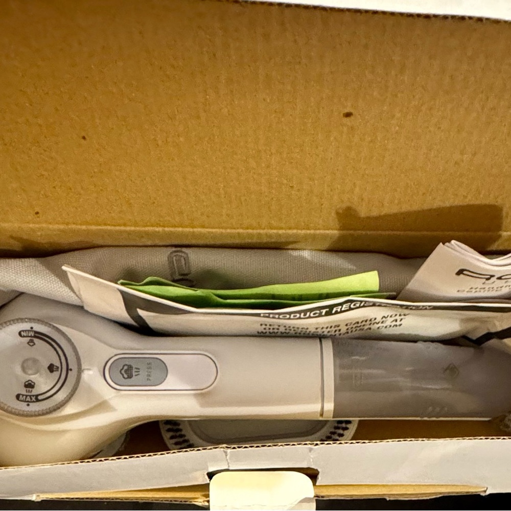 Rowenta White Handheld Steamer brand new in box